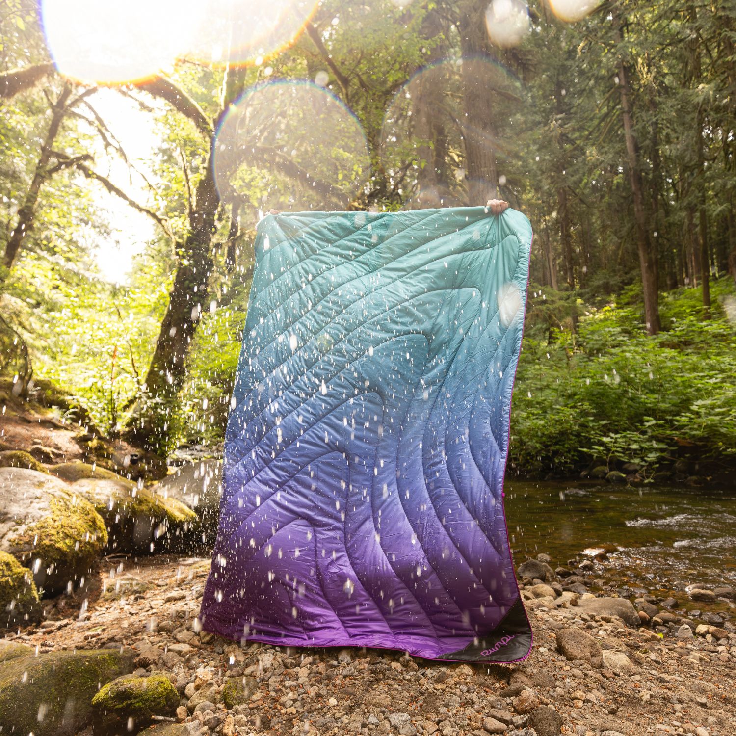 Original Puffy Blanket - Deep Violet Fade - Image 9