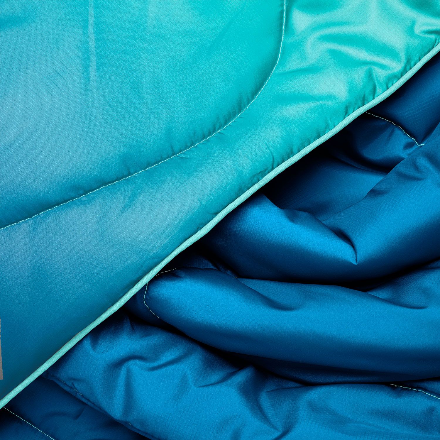 Travel Puffy Blanket - Deepfoam Fade - Image 7
