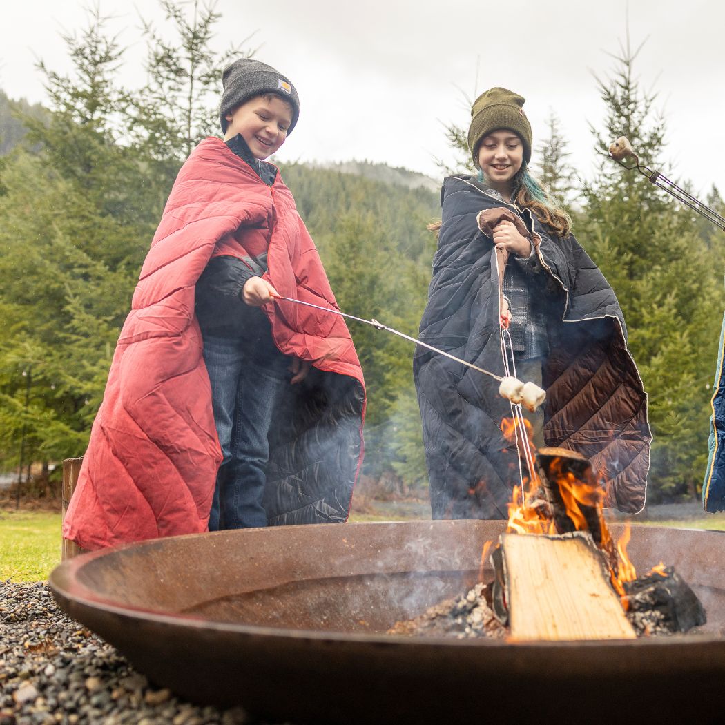 Campfire Puffy Blanket - Black Mocha - Image 16